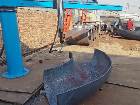 對(duì)焊彎頭載片設(shè)備